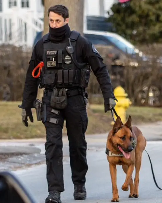 Hand & Upper Extremity Center of New England Clinic consultation room in Quincy, MA